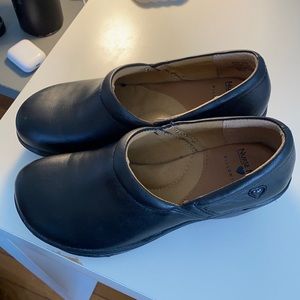 Nurse Mates Clogs. NEVER WORN. Perfect condition.